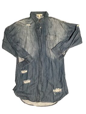 Life In Progress Woman’s Jeans Distressed Button Down